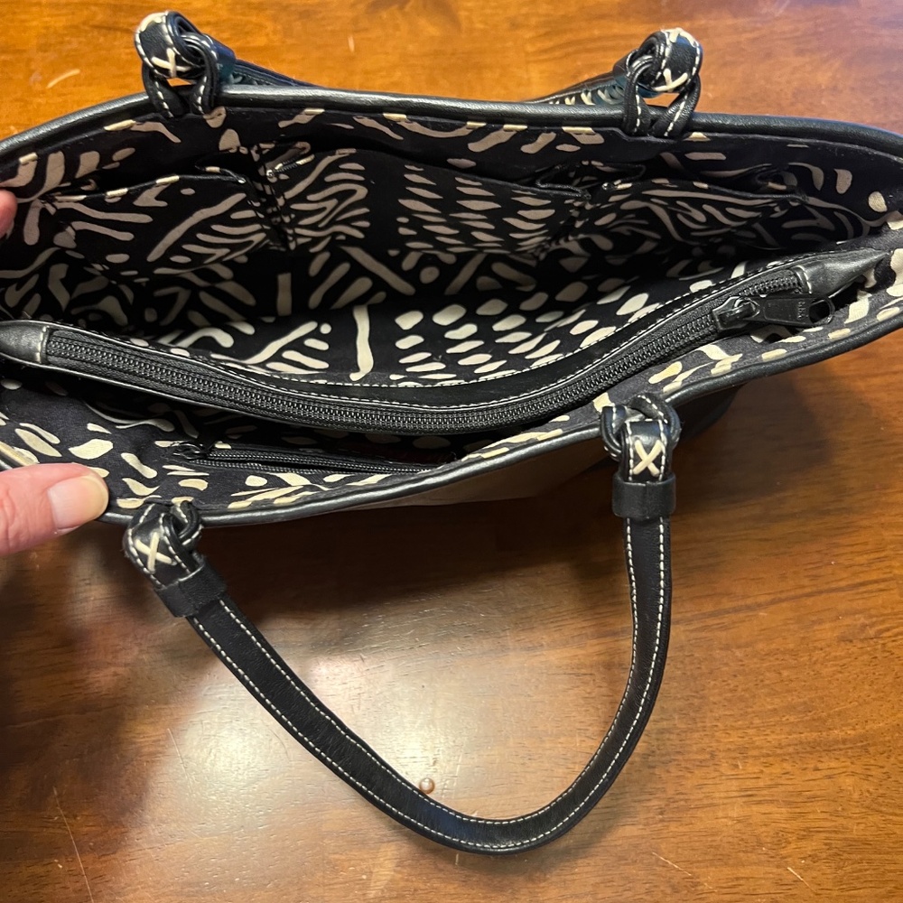 Isabella Fiore seashell handbag - Picture 2 of 4